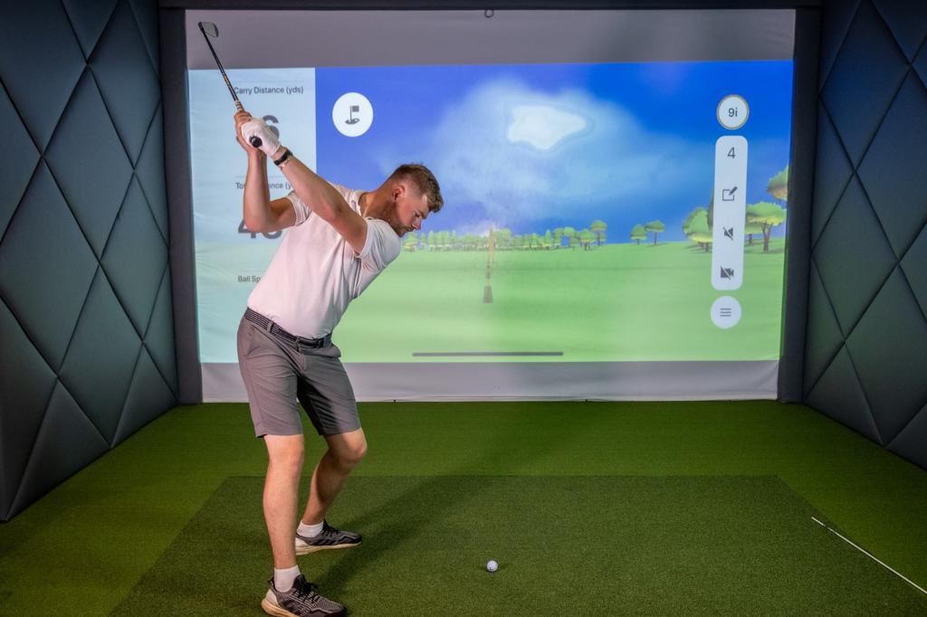How Accurate are Golf Simulators GolfbaysUSA