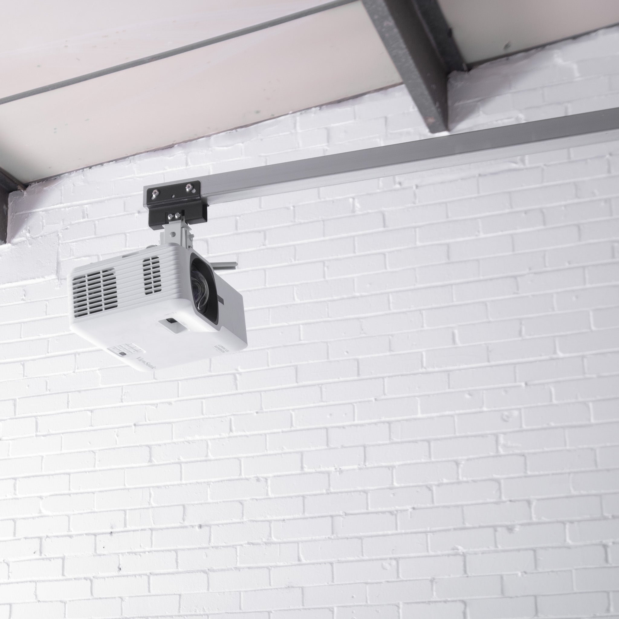 Golfbays Simbox Enclosure Mounted Projector Arm
