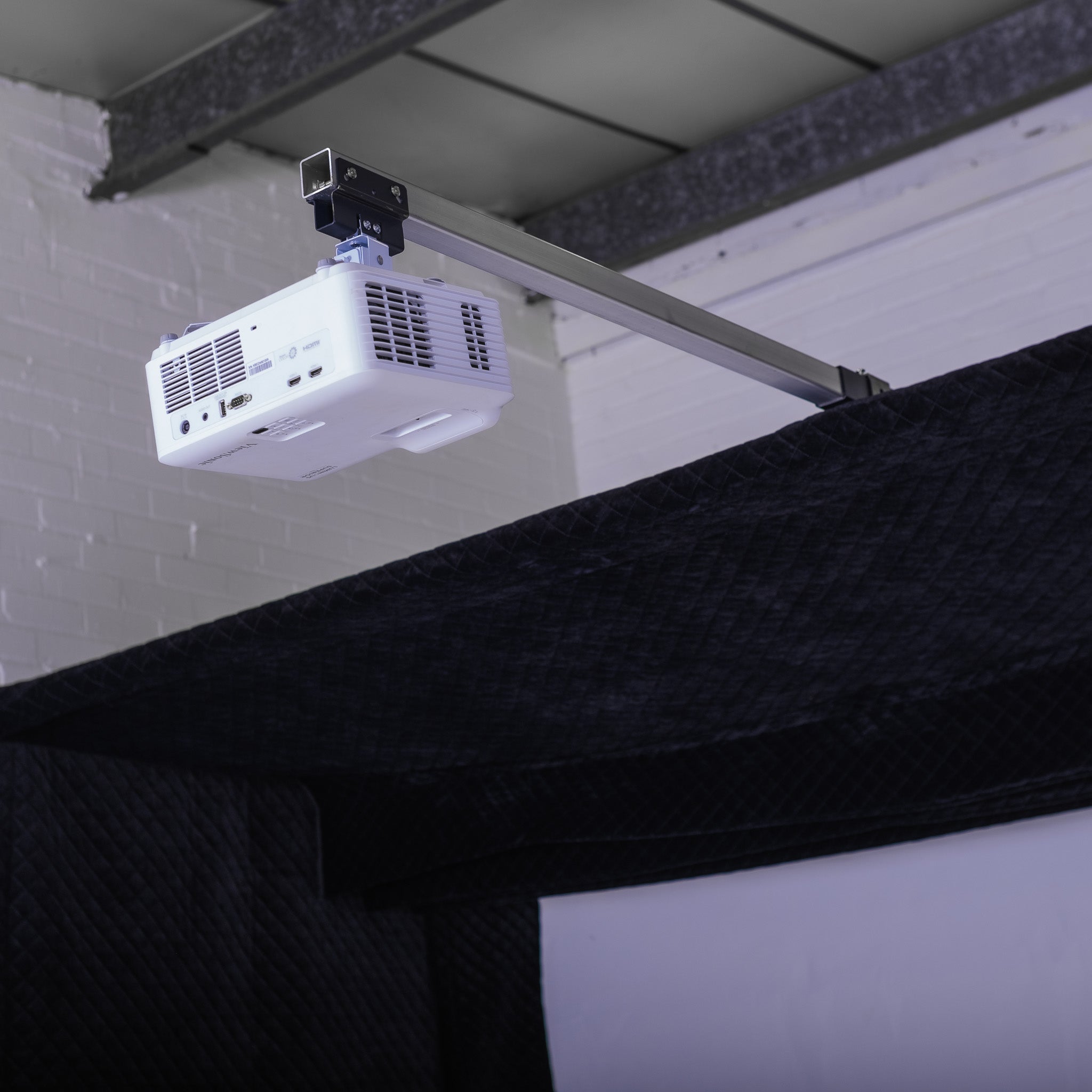 Golfbays Simbox Enclosure Mounted Projector Arm