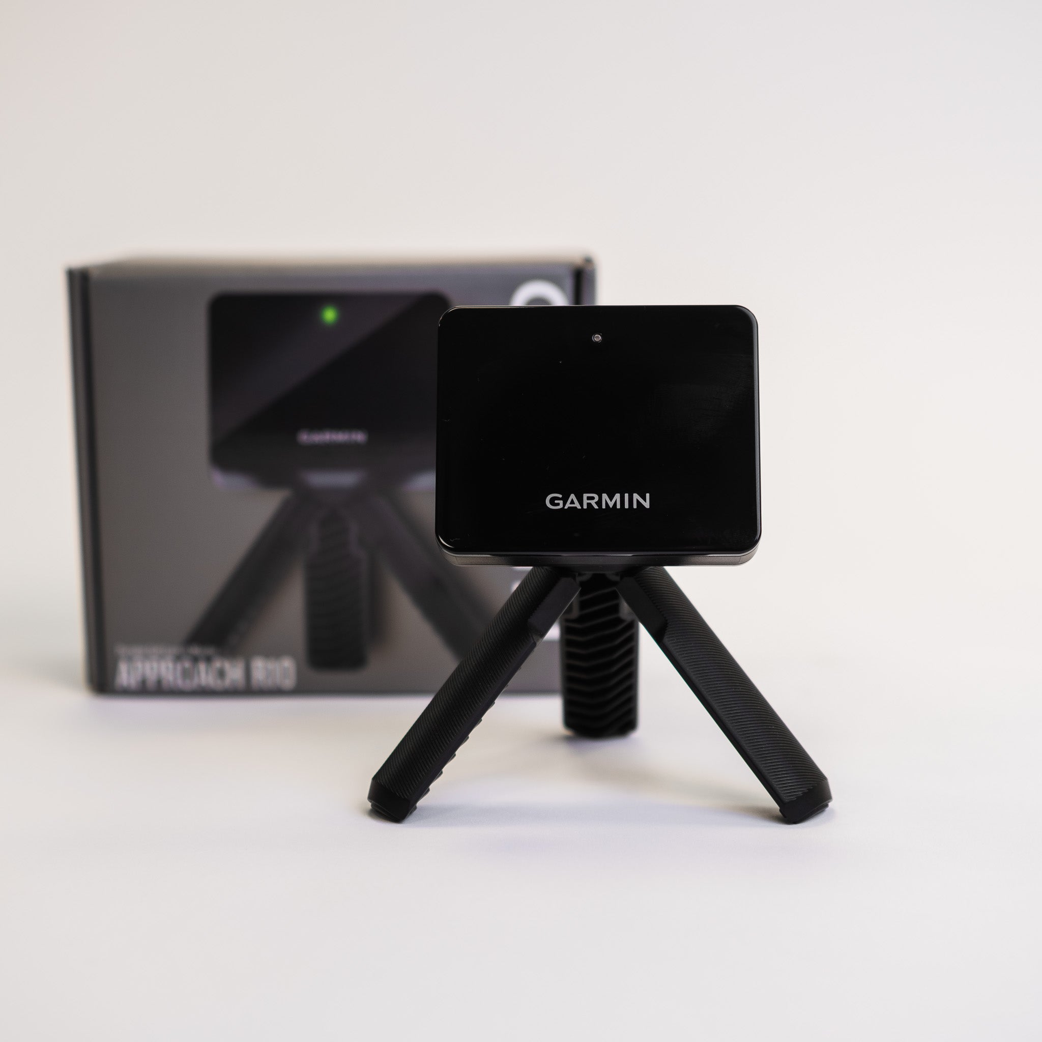 Garmin Approach R10 Portable Golf Launch Monitor – GolfbaysUSA